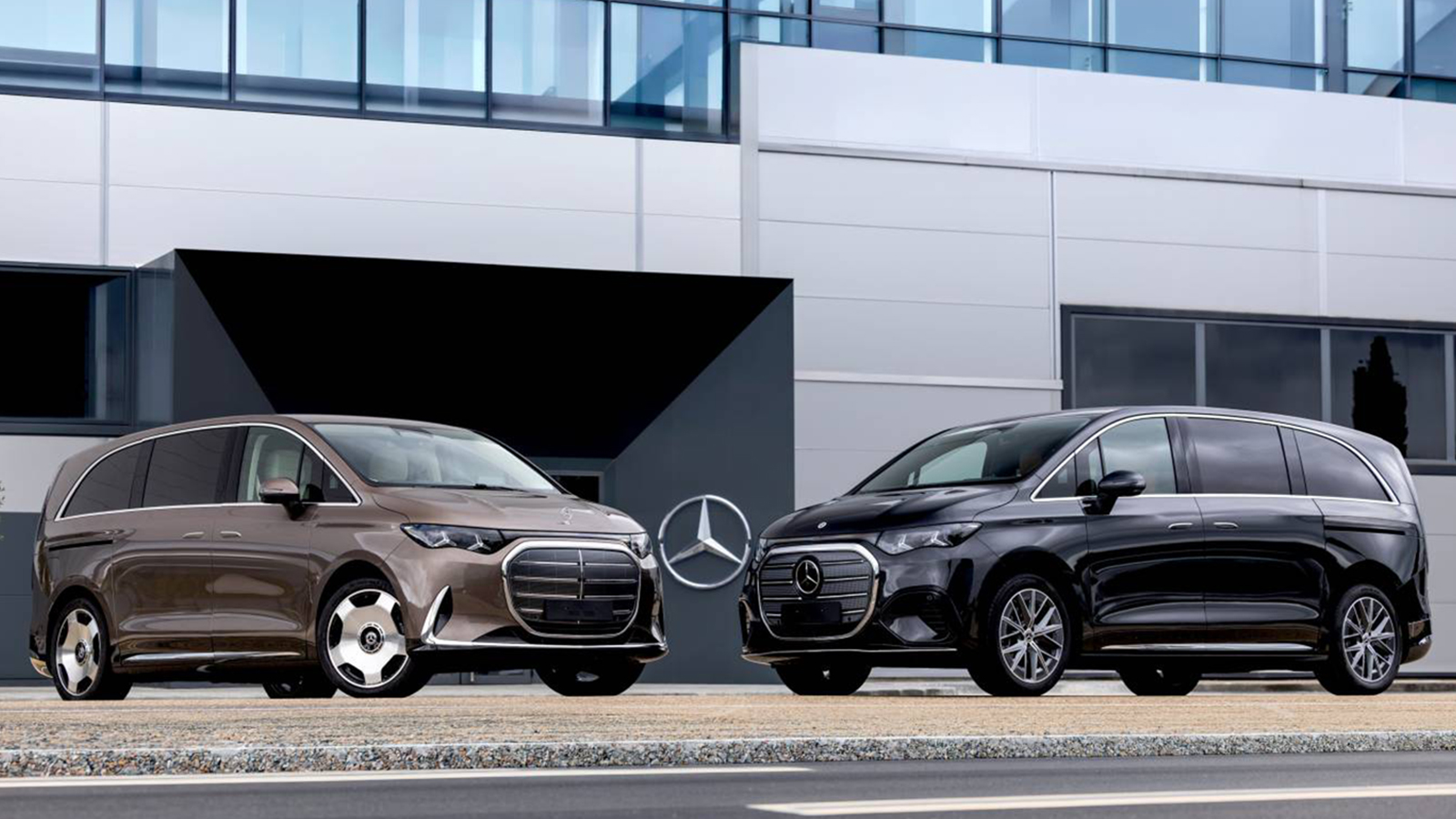 Σύμφωνα με τη Mercedes, το ολοκαίνουργο Van VLE συνδυάζει την άνεση της οδήγησης μιας λιμουζίνας με την ευρυχωρία και την ευελιξία ενός πολυμορφικού αυτοκινήτου. 